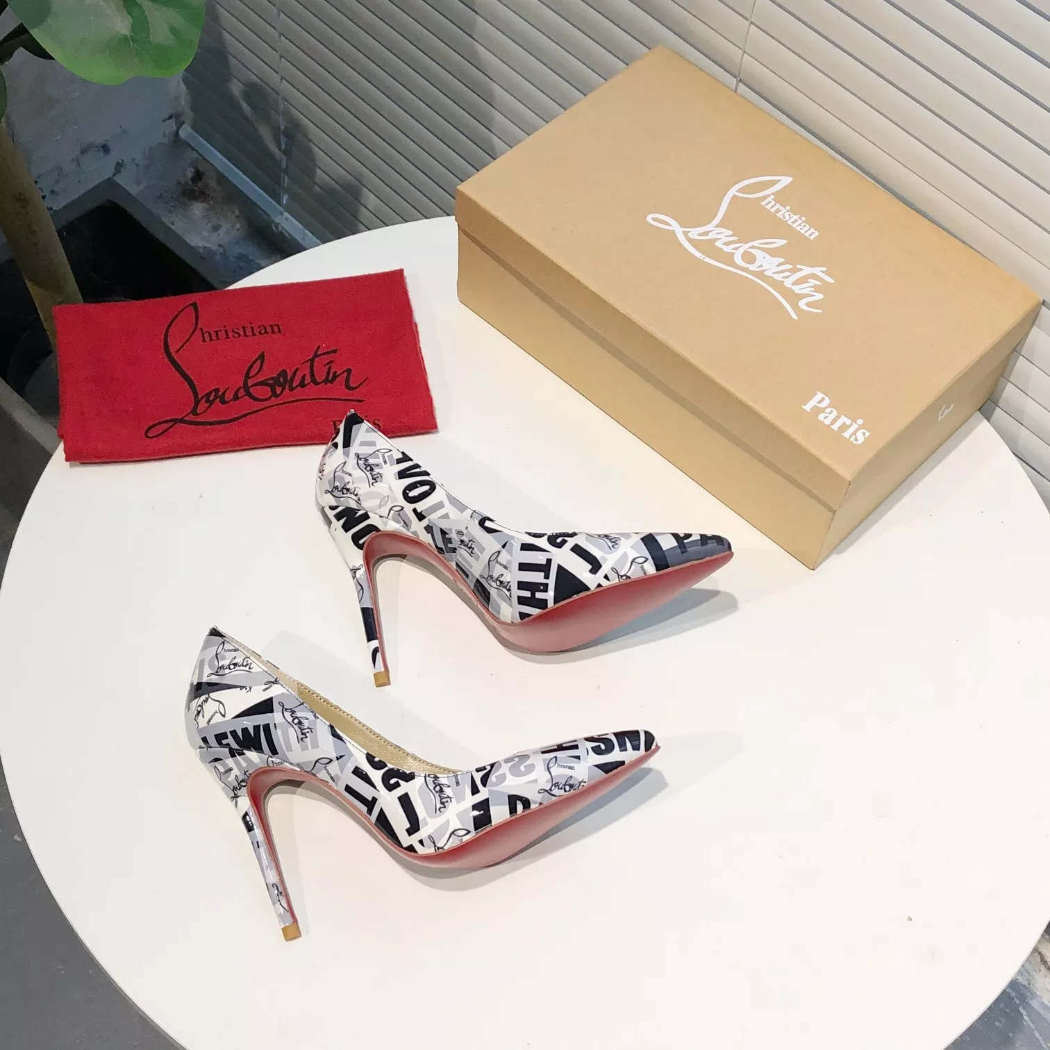 christian louboutin high-heeled chaussures pour femme s_12760104